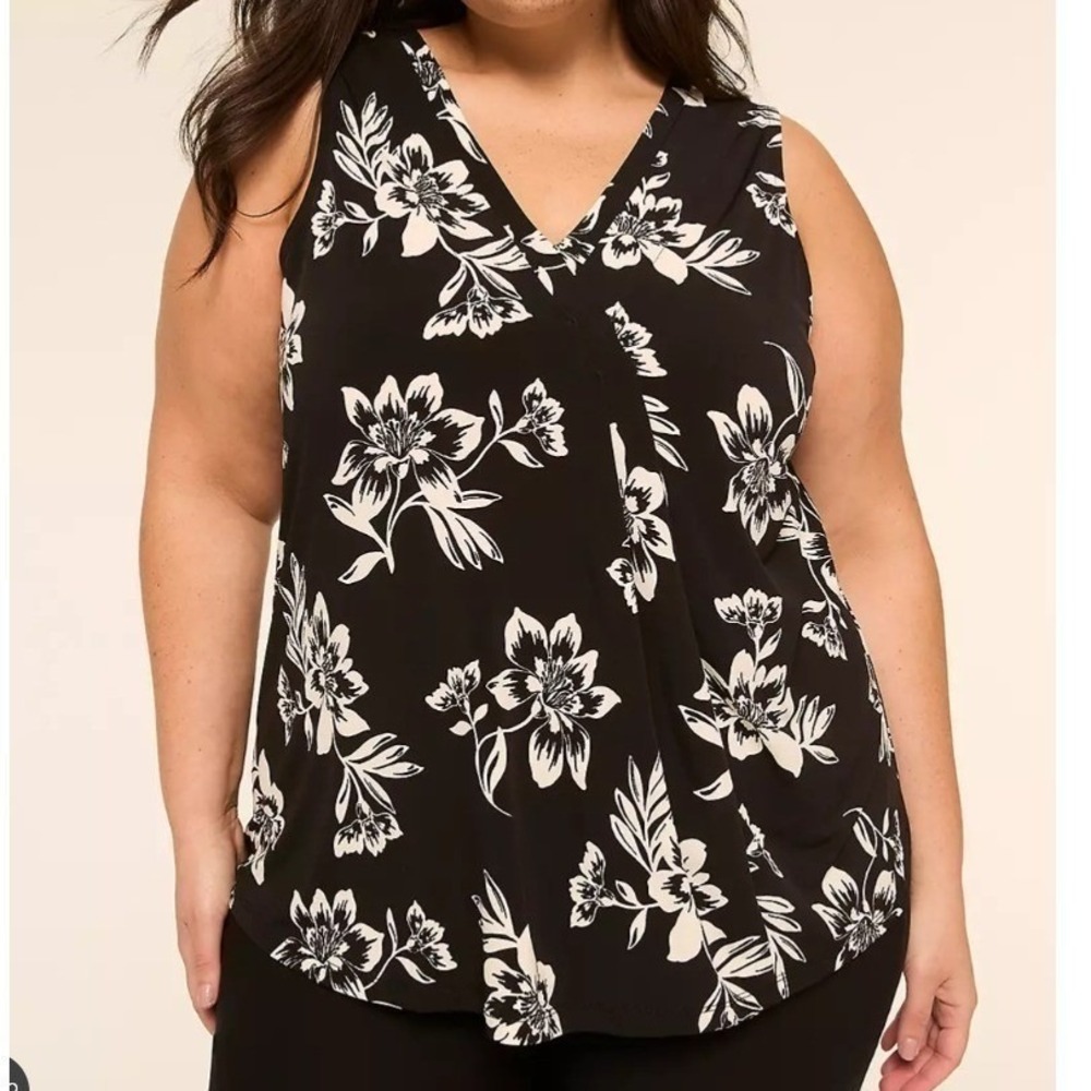 Lane Bryant Swing Sleeveless Pleat-Front Top Women 22/24 Black White Office NWT
